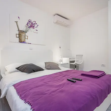 Family-friendly With Swimming Pool Pjescana Uvala, - 22778 Apartamento