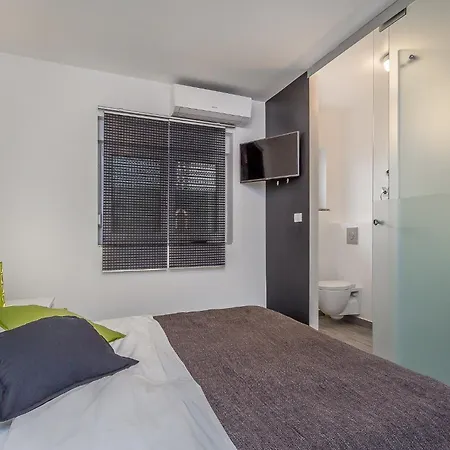 Family-friendly With Swimming Pool Pjescana Uvala, - 22778 Apartamento