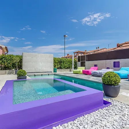 Family-friendly With Swimming Pool Pjescana Uvala, - 22778