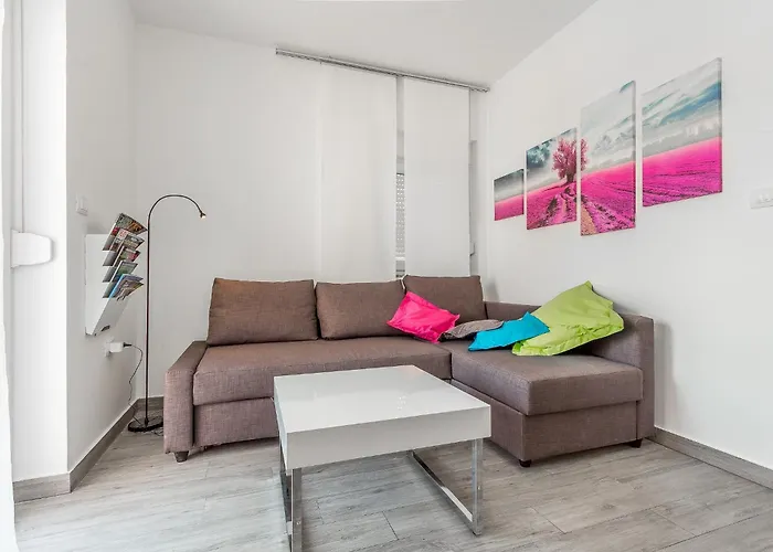 דירה Family-friendly With Swimming Pool Pjescana Uvala, - 22778 *