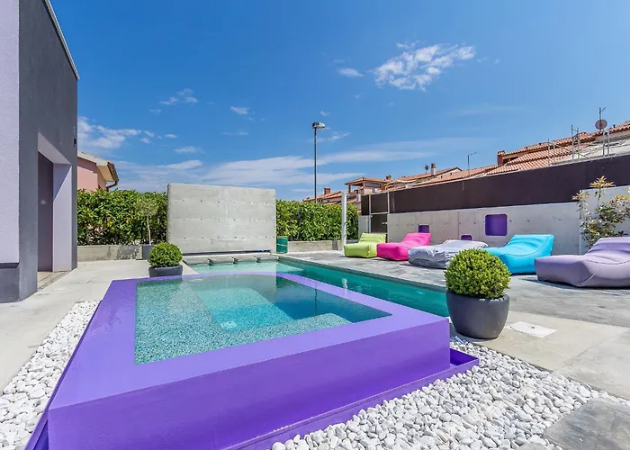 Family-friendly With Swimming Pool Pjescana Uvala, - 22778