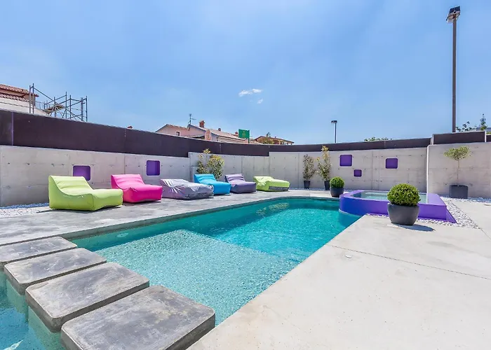 Family-friendly With Swimming Pool Pjescana Uvala, - 22778 *