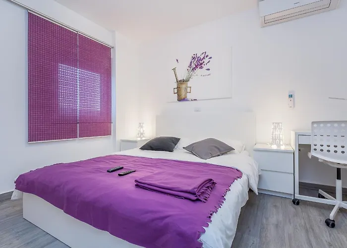 Family-friendly With Swimming Pool Pjescana Uvala, - 22778 דירה פולה