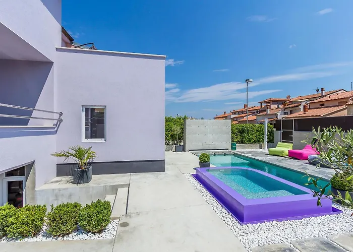 Family-friendly With Swimming Pool Pjescana Uvala, - 22778 *