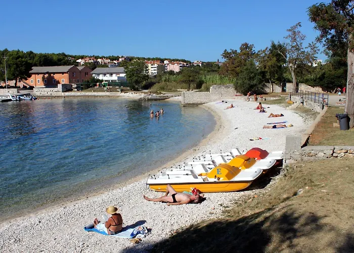 Family-friendly With Swimming Pool Pjescana Uvala, - 22778 * بولا